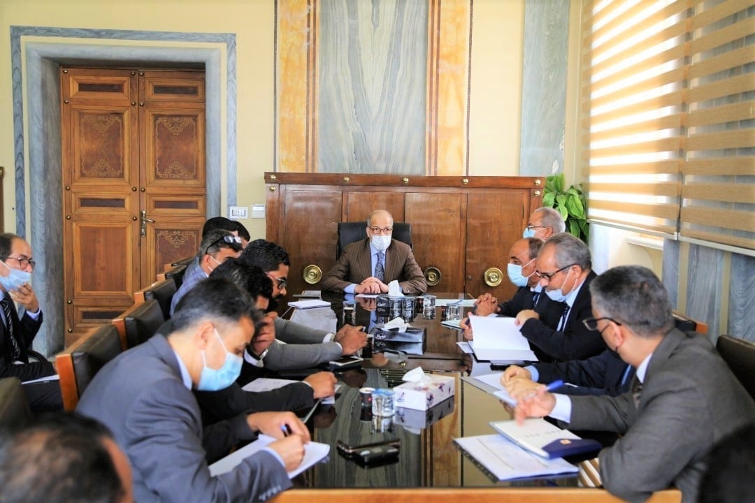 عامون1 8